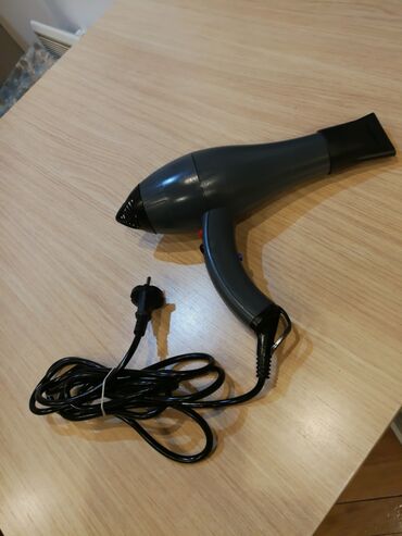 Fenovi za kosu: Fen Singer za kosu 2000w. Ima usmerivač vazduha. Ispravan provereno — 12