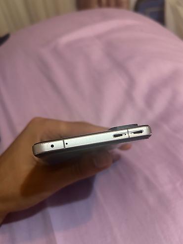 15 pro max qiymet: Telefon işləməsində heç bir problem yoxdu. Təkcə arxasında çat var heç — 4