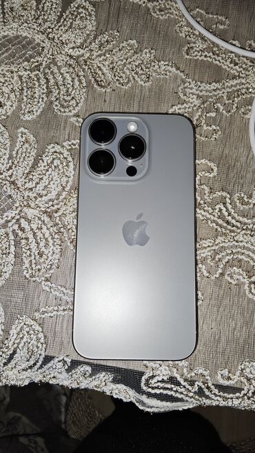 Apple iPhone: IPhone 15 Pro, Natural Titanium, Face ID — 5