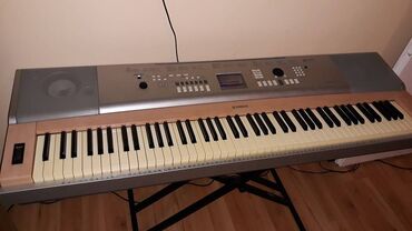 Muzički instrumenti: Yamaha Portable grand DGX-620 Prodajem klavijaturu Yamaha DGX 620 sa