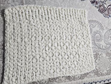 коврик для дом: Продаётся новый детский плетенный плед, цвет айвори, размер 0,95х0.80