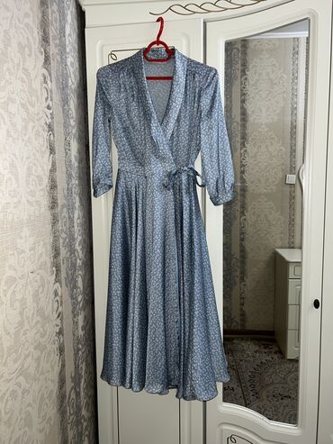 платье шелковое: Шикарное шелковое платье размер 42/46, производство Турция, покупала