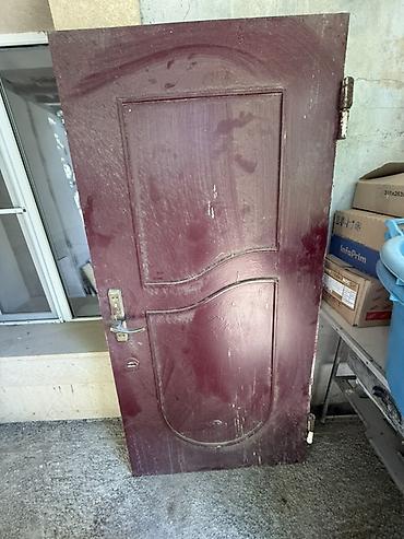 входные двери с ковкой: Metall qapı, bordovı rəngdə, dekorativ panellərlə. - Material: metal — 1