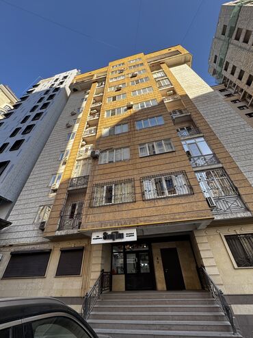 продаю офис 107 м² с ремонтом с мебелью административное здание 1 этаж: Сдаю Офис, 150 м², В жилом комплексе, 1 линия