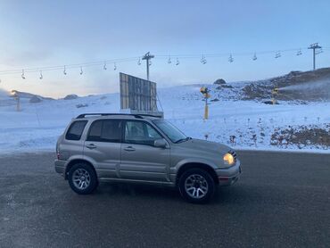 07 satisi: Suzuki Grand Vitara: 2.5 l | 2004 il 154000 km Ofrouder/SUV