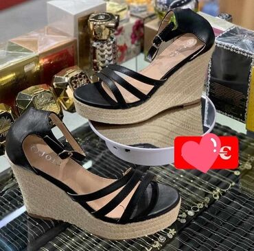 Sandale: Sandale, Ara