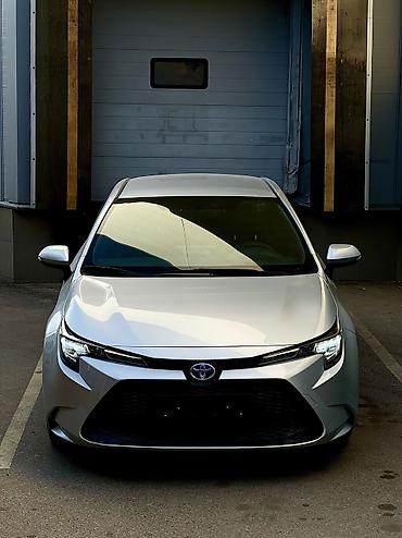8: Toyota Corolla: 2020 г., 1.8 л, Вариатор, Гибрид, Седан — 1