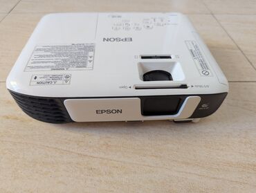 Проекторы: Продаю проектор Epson. Состояние идеальное новое. Подойдёт для личного