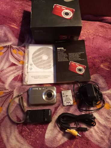 Фотоаппараты: П Р О Д А Ю. Цифровая камера BenQ DC-T700 серебристого цвета. В