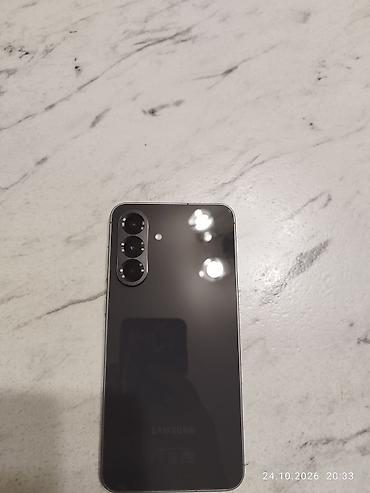 221 mercedes: Samsung Galaxy A56 5G, Б/у, 256 ГБ, цвет - Серый — 1