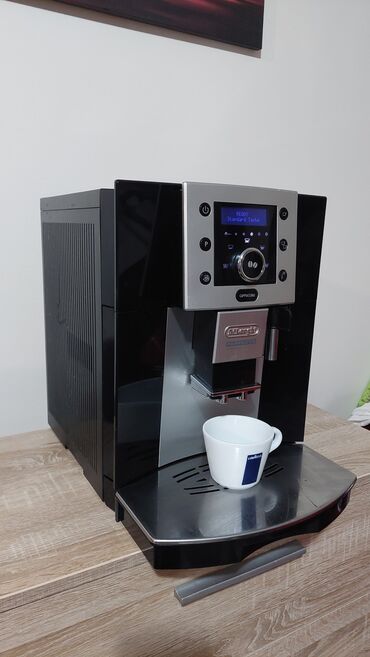 plasticne police za frizidere: Aparat za espresso delonghi perfecta noviji model,ociscen servisiran