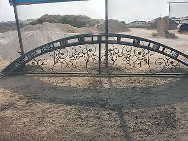 demir qapi bezekleri: Dəmir dekorativ darvaza - Material: qalın metal profillər və döymə — 1