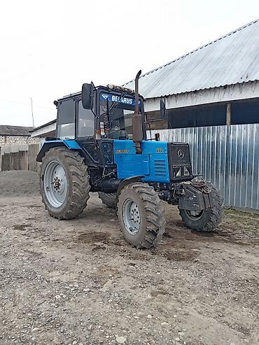 Traktorlar: Belarus 892 traktor - Model: Belarus 892 (MTZ 892) - Rəng: mavi/qara — 4