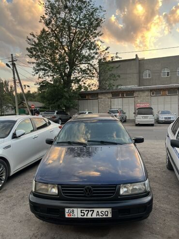 машины бишкек цены: Volkswagen Passat B4 Variant в синем цвете. Этот универсал обладает