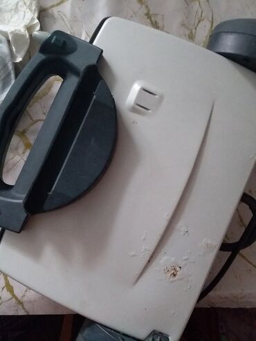 Mətbəx kombaynları və doğrayıcıları: Tost makinası.cox az işlətmişəm.Satmaq istərəəm.50 m