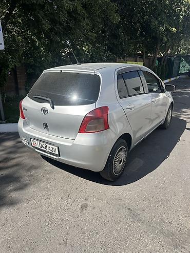 автомаш: Toyota Vitz: 2005 г., 1 л, Вариатор, Бензин, Хэтчбэк — 4