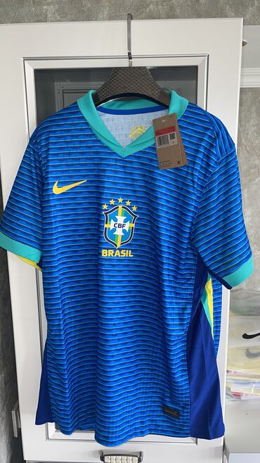 футбольная одежда: Футболка M (EU 38), L (EU 40)