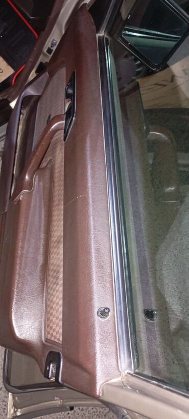 Mercedes-Benz: Mercedes-Benz 190 (W201): 2 l | 1991 il Sedan — 8