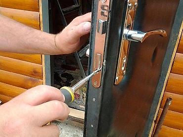 lock master: Услуги по установке и замене дверных замков - Профессиональный монтаж — 1