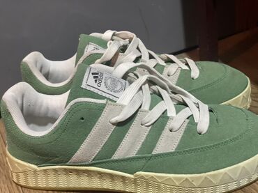Botinkalar: Adidas kişi/kadın krasovka - Ölçü: EU 41 (US 8, UK 7, JP 25.5) –