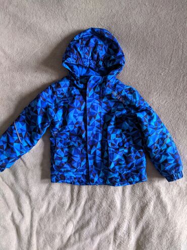детские вещи от 4 лет: Куртка б/у тёплая зимняя на флисе на рост ребёнка 110-116 см. Носили и