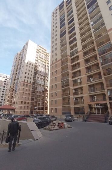 Новостройка: 3 комнаты, Новостройка, м. Эльмляр Академиясы, 144 м²