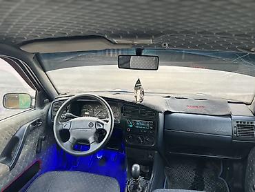 1216 5: Volkswagen Passat: 1993 г., 1.8 л, Механика, Бензин, Седан — 7