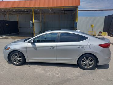 Hyundai: Hyundai Elantra: 2 l | 2016 il Sedan — 7