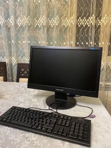 Kompüter ehtiyyat hissələri: Samsung monitor ve 4tech klavis ikisi bir yerde satilir. Ciziqlari cox