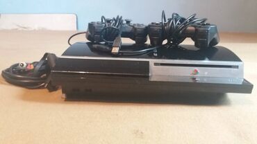 Video igre i konzole: Sony PlayStation 3 sa 10 orginal igrice br2 mod. CECHG04