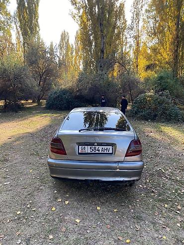 багажник тайота авенсис: Toyota Avensis: 2001 г., 2 л, Механика, Дизель, Лифтбек — 3