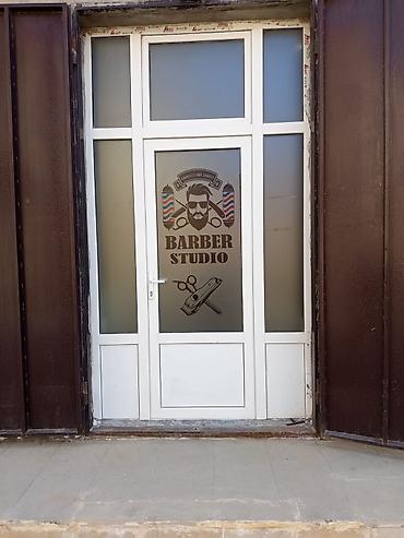 qusar emlak: İcarəyə verilir – tam təchizatlı bərbərxana məkanı - Girişdə “Barber — 3