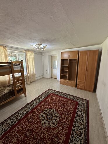 срочно продаю дом село садовое: 48 м², 2 комнаты, Парковка, Забор, огорожен