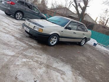 сидан: Volkswagen Passat: 1989 г., 1.8 л, Механика, Бензин, Седан