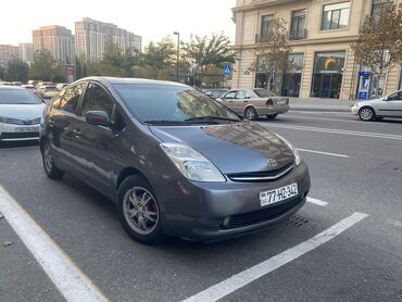 maşın üçün yanğınsöndürən: Toyota Prius: 1.5 l | 2007 il Sedan