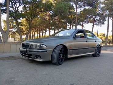 BMW: BMW 5 Series E39 sedan - Kuzov: 4 qapılı sedan, satin-mat boz rəngli — 4