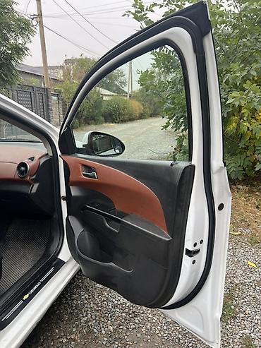 Продажа авто: Chevrolet Aveo: 2012 г., 1.6 л, Автомат, Бензин, Седан — 9
