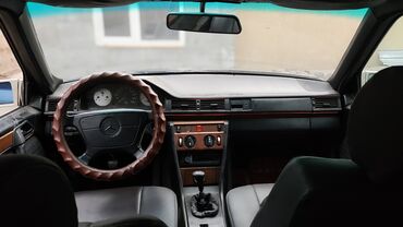 машына ауди: Mercedes-Benz 230: 1990 г., 2.3 л, Механика, Бензин, Седан