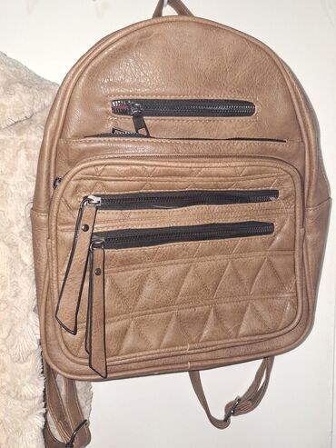 Prsluci: Prsluk vel xl ali moze od M do xl i ranac koji nije koristen oba za — 4