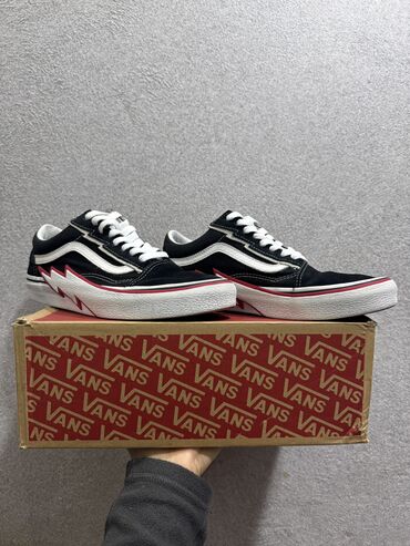 ideal ayaqqabi instagram: Vans bolt (demək olar ki yenidir ölçü:39-40 qiymət:40 azn) Nike