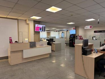 помещение бизнес: Сатам Офистик 378 кв. м, Ремонту бар, Көп кабаттуу имарат, 1 кабат
