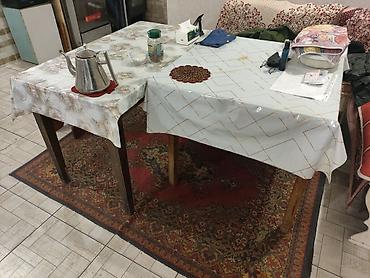 dressing table: Обеденный стол деревянный, прямоугольной формы.
1 шт 1000с без торга — 1
