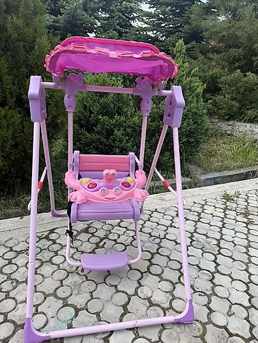 Детские уличные качели с козырьком - Тип: напольные качели для at lalafo.kg Детские уличные качели с козырьком - Тип: напольные качели для
