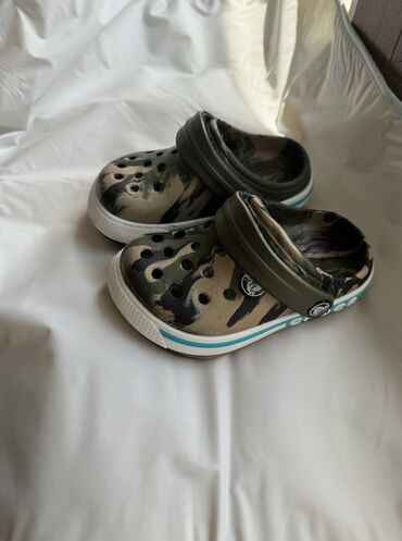 обувь 35 размера: Продаются абсолютно новые оригинальные Crocs, производство Вьетнам. Не
