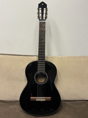 real gitara: Klassik gitara, Yamaha, İşlənmiş, Ünvandan götürmə, Pulsuz çatdırılma