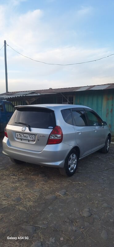 Honda: Honda Fit: 2002 г., 1.3 л, Вариатор, Бензин
