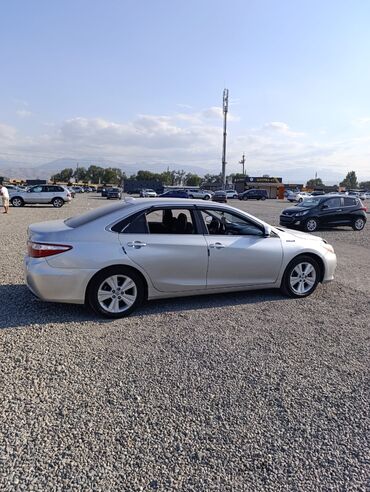 какую машину можно купить за 200 тысяч: Toyota Camry: 2016 г., 2.5 л, Вариатор, Гибрид, Седан