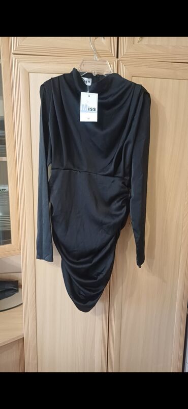 платья черный: Вечернее платье, Классическое, Короткая модель, Атлас, С рукавами