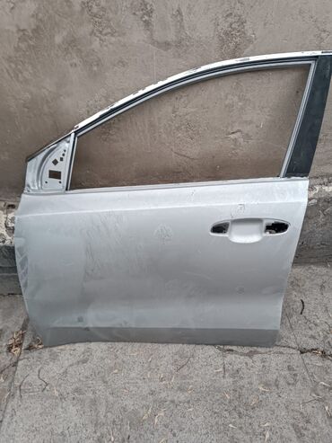 ленкрузер прадо: Передняя левая дверь Kia 2018 г., цвет - Серый,Оригинал