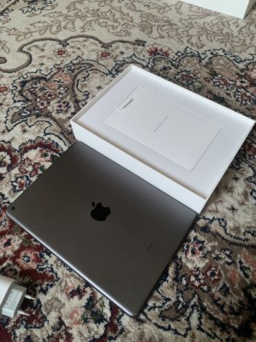 чехлы для айпад: Планшет, Apple, 10" - 11", Wi-Fi, Классикалык түсү - Боз